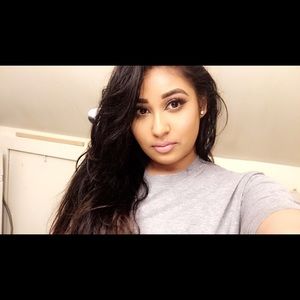 Meet your Posher, Anasha